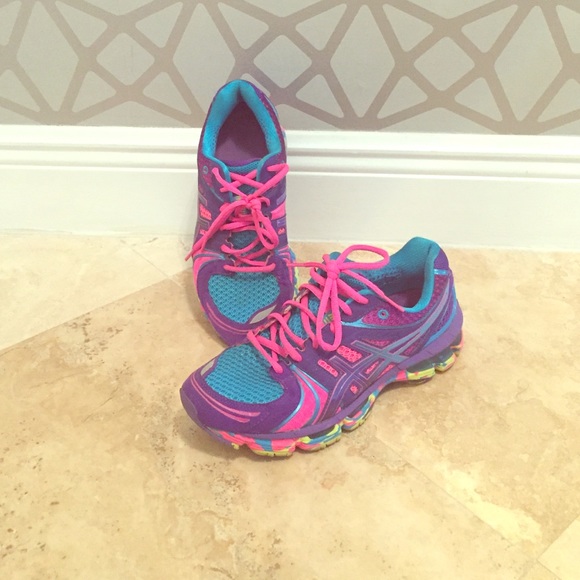 Aasic running shoes