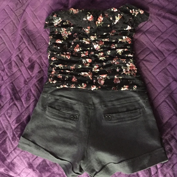 Floral romper - Picture 2 of 2