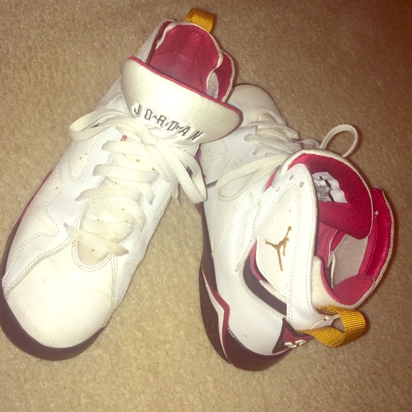 Air Jordan Cardinals size 7Y