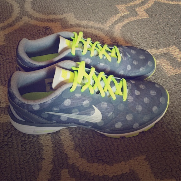 Gray and neon unique Nike polka dot shoes - Picture 1 of 4