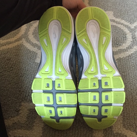 Gray and neon unique Nike polka dot shoes - Picture 3 of 4