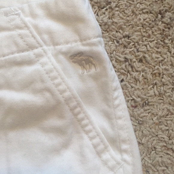 Shorts - Picture 2 of 4