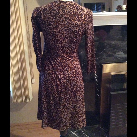 Connected- V Neck, Rushing From Bust To Waist Sz-6 - Picture 3 of 4