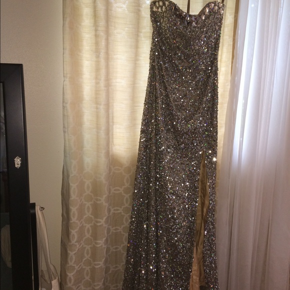 Prom BG Haute silver beaded dress
