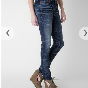 LIKE NEW Buckle BLACK skinny jeans