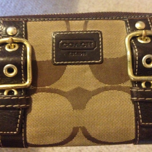 Authentic Coach Purse w/ matching Coach wallet - Picture 4 of 4