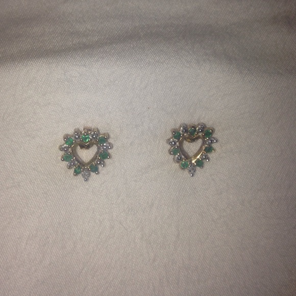 Emerald w/diamond chip 10k gold earrings.