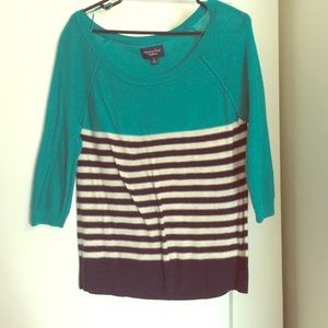 Teal with dark blue quarter length shirt