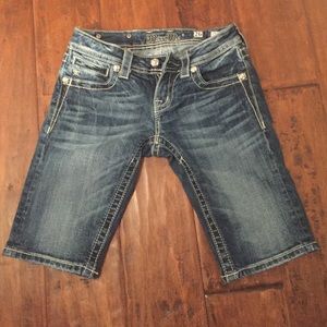 Miss Me denim capris