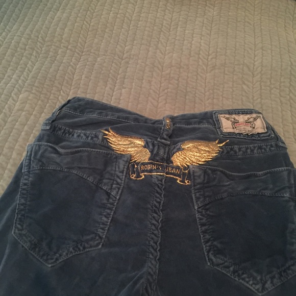 Robin jeans in a blue velvet