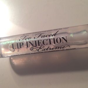 Too Faced Extreme Lip Plumping Gloss