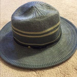 BCBG grey knit fedora hat