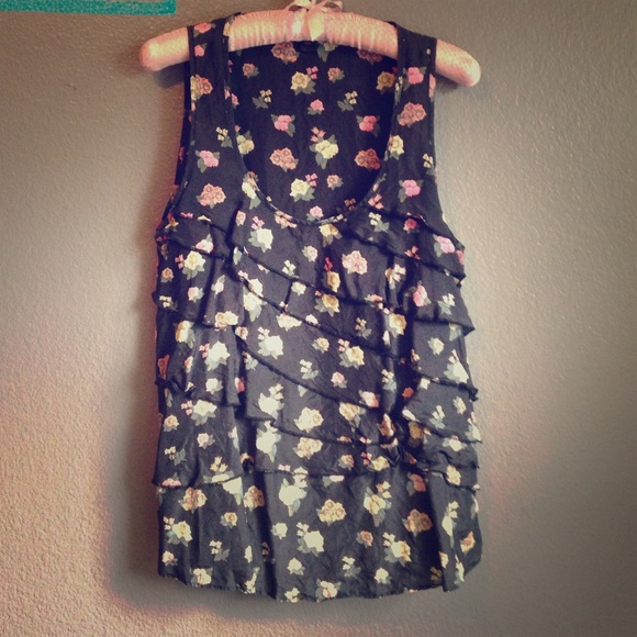 Floral ruffle top