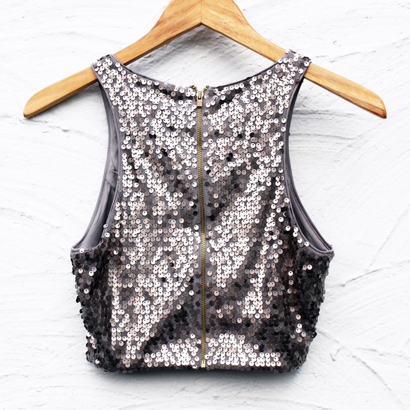 [SOLD] HP 💕 Silver Sequin Crop Top - Picture 2 of 4