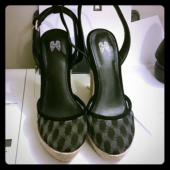 Wedge heels