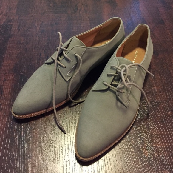 Pointed grey flats - Picture 1 of 3