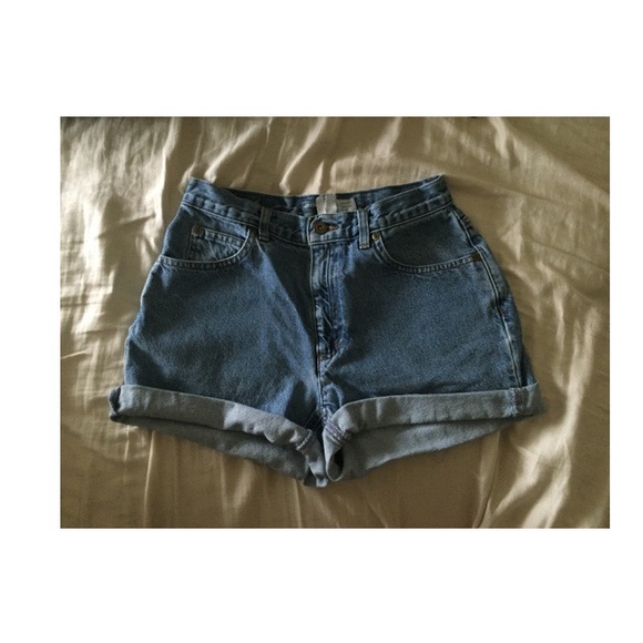 HIGH WAISTED SHORTS