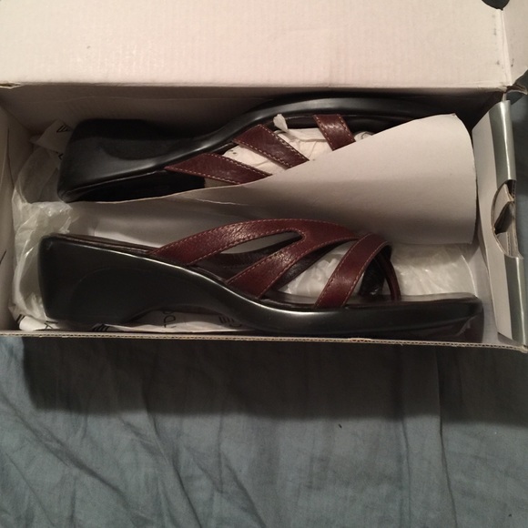 Aldo slides - Picture 3 of 3