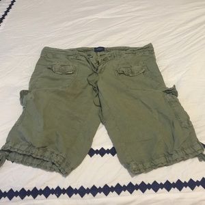 Green cargo shorts!!!
