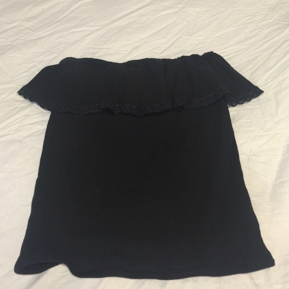Black strapless top!!
