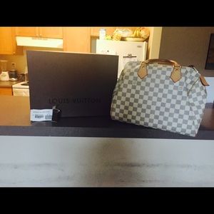 Authentic LV bag speedy 30.. Box included