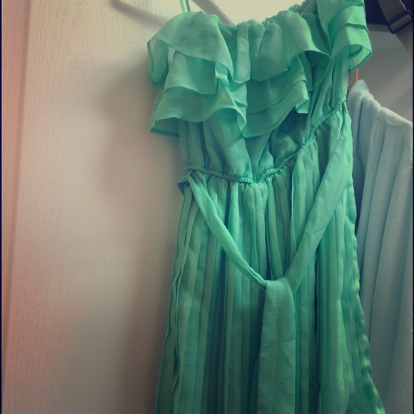 strapless dress