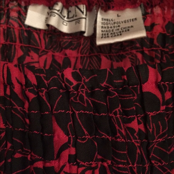 Red and black blouse, size Large - Picture 2 of 2