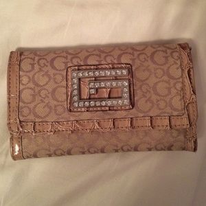 guess wallet