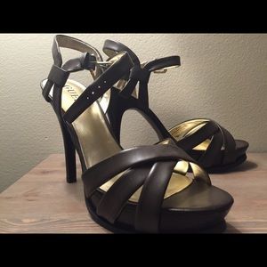 Brown Sexy Guess heels!
