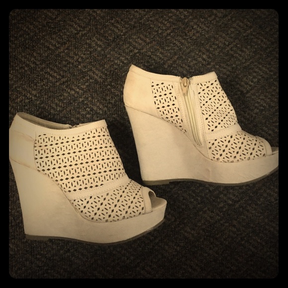 Really cute Peep Toe Wedges