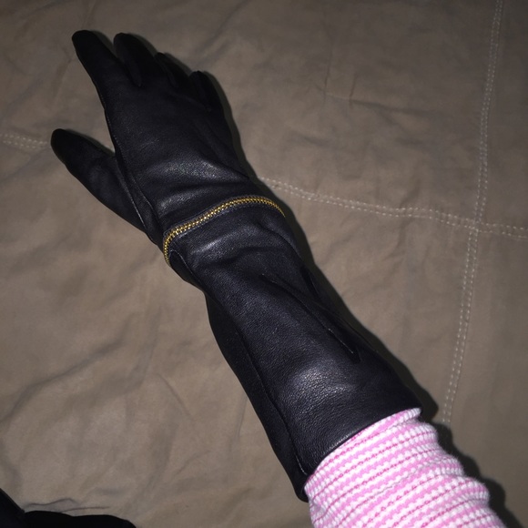 ❌Sold❌MARCIANO Black Genuine Leather Gloves - Picture 4 of 4