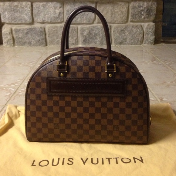 🔴SOLD🔴Louis Vuitton Nolita mm