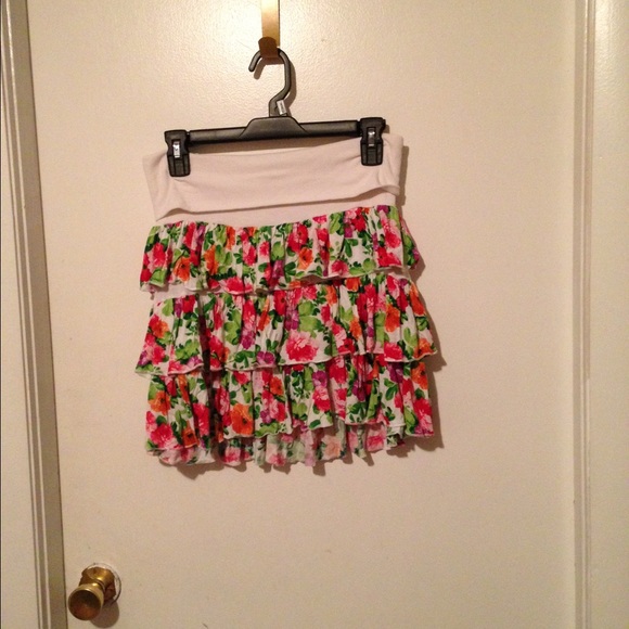 Ruffle floral skirt large
