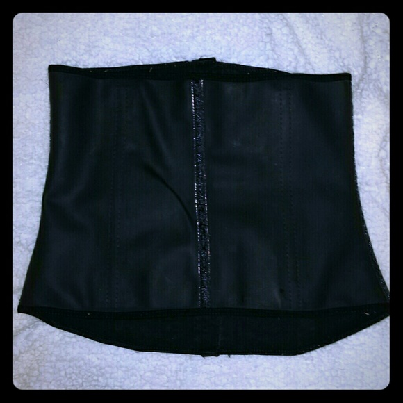 Ann Chery waist cincher