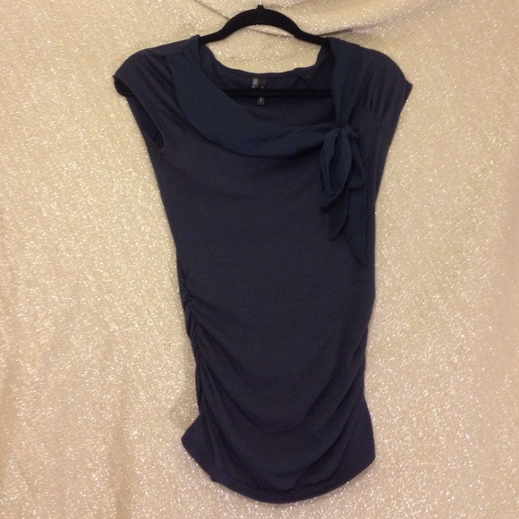 Cinched side top with an adorable bow