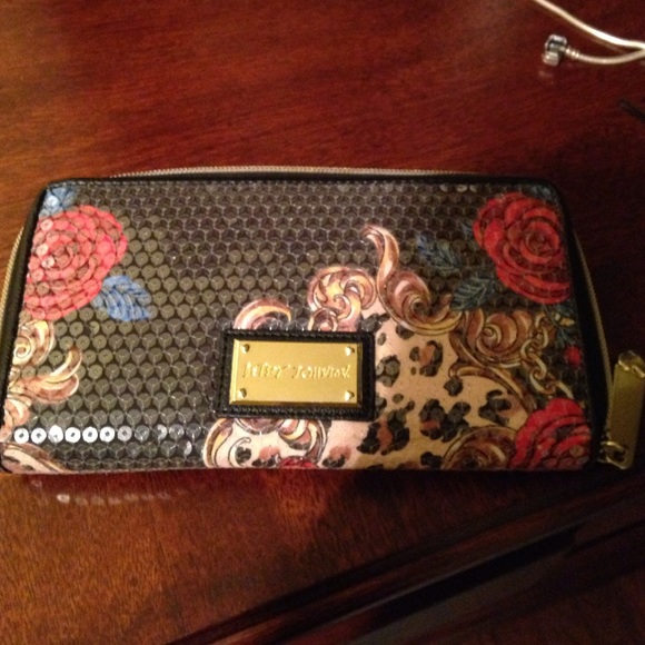 Wallet - Picture 2 of 3