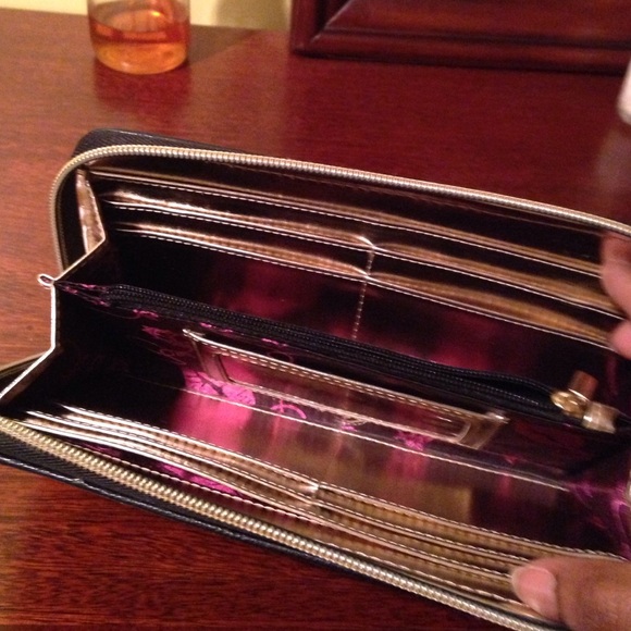 Wallet - Picture 3 of 3