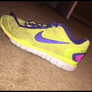 Nike Free Fit 2 tennis shoes