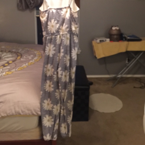 Flower romper - Picture 2 of 4