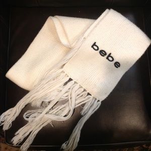 Bebe scarf