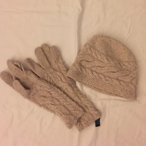 Gloves and hat