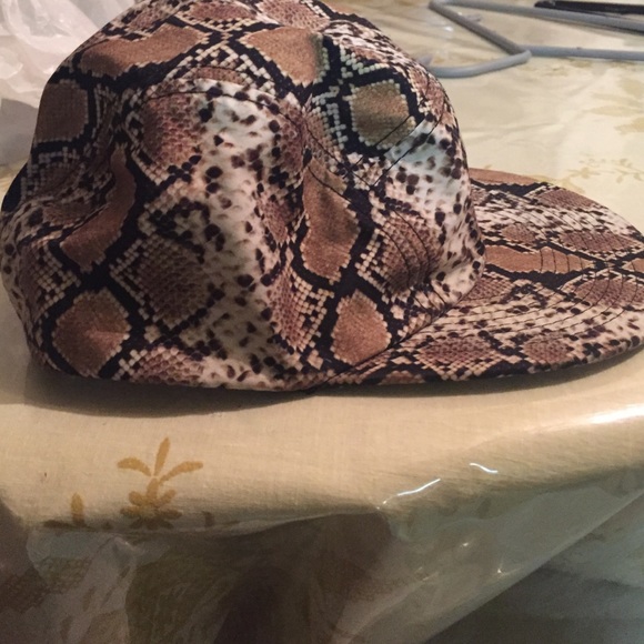 Top shop Camp snake print snap back