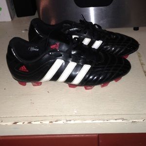 Soccer shoes
