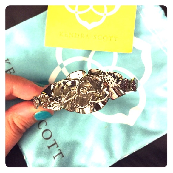 Kendra Scott searcy rose cuff