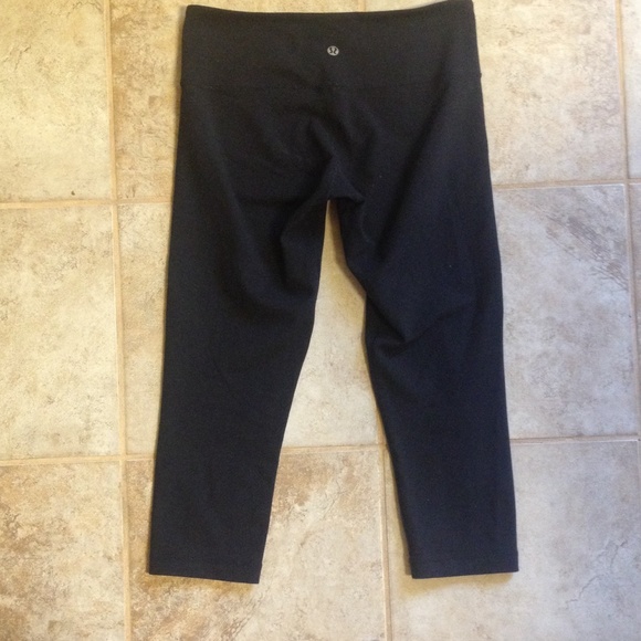 Lululemon Wunder Under Black Size 6