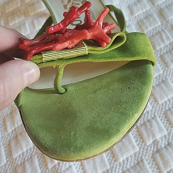 Green suede Ferragamo sandals with coral - Picture 8 of 8