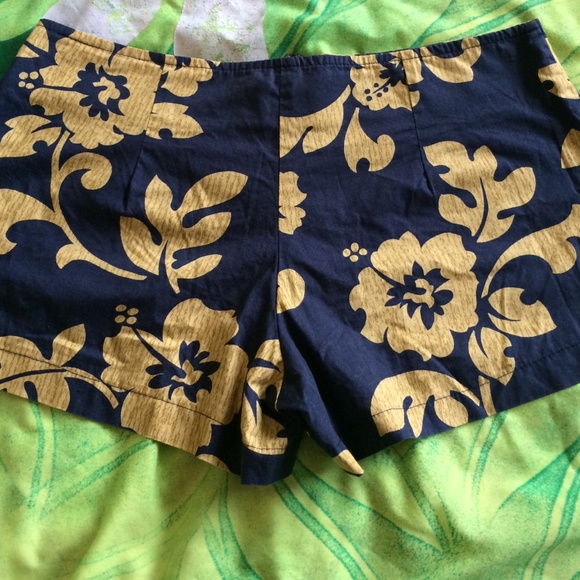 Shorts☀️BUNDLE sold to Chillax - Picture 3 of 4