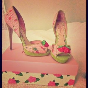 Cecelia Lamour floral polka dot open toe pump