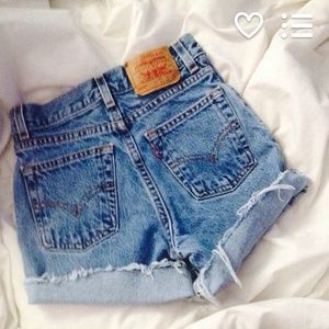 High waisted denim Levi shorts
