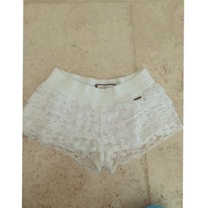 ✖️SOLD✖️A&F white lace shorts